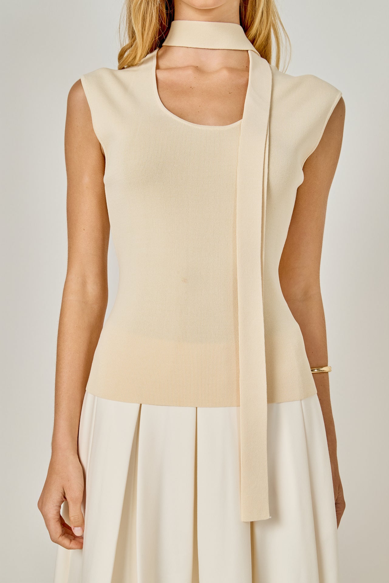 Neckband Knitted Top