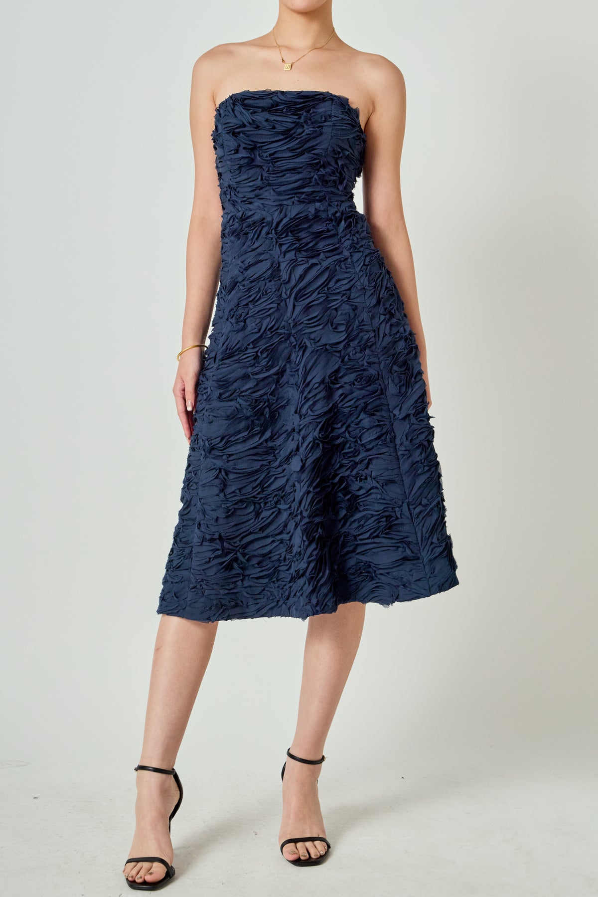 Ruffle Textured Strapless Midi Dress