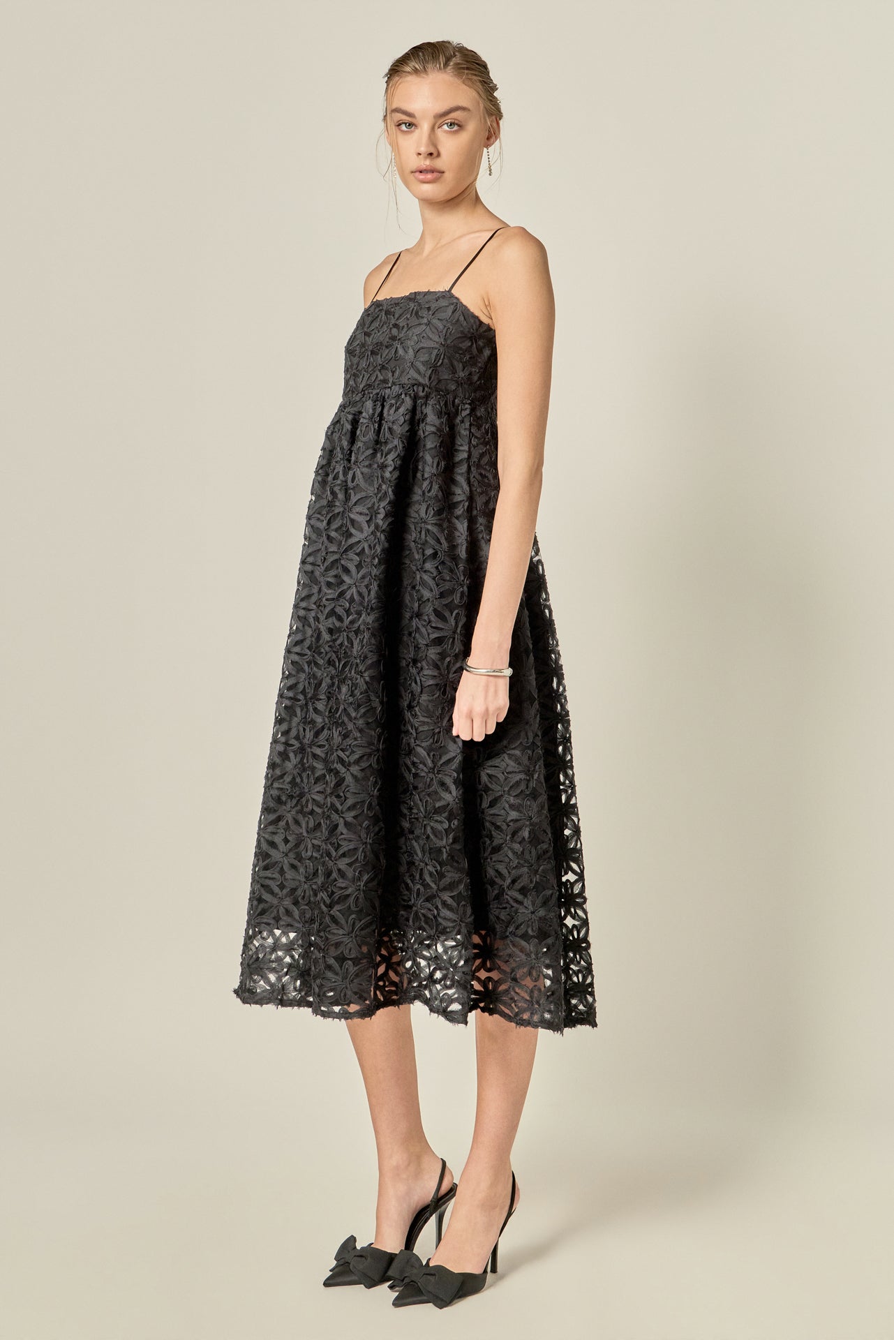 Thin Strapped Floral Embroidery Sleeveless Midi Dress