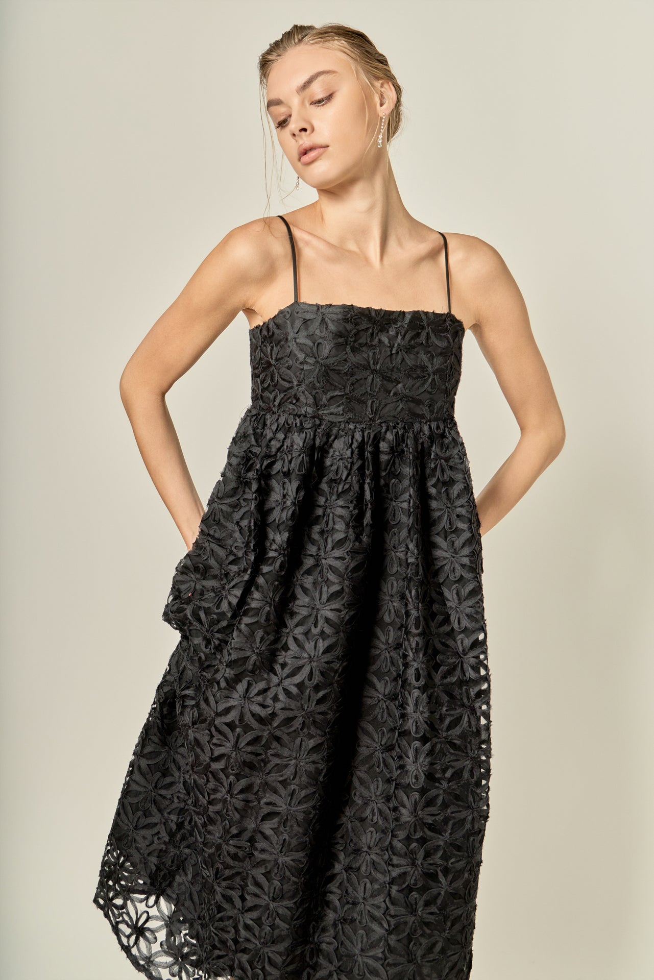 Thin Strapped Floral Embroidery Sleeveless Midi Dress