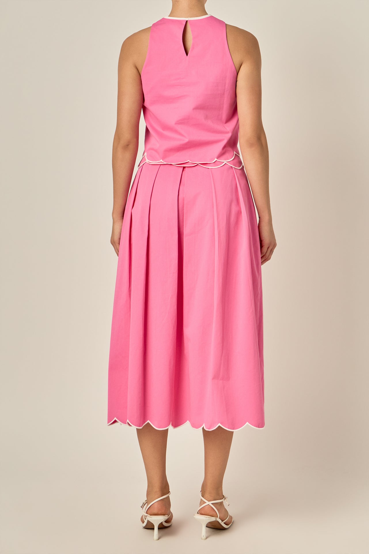 Scalloped H Sleeveless Tank Top