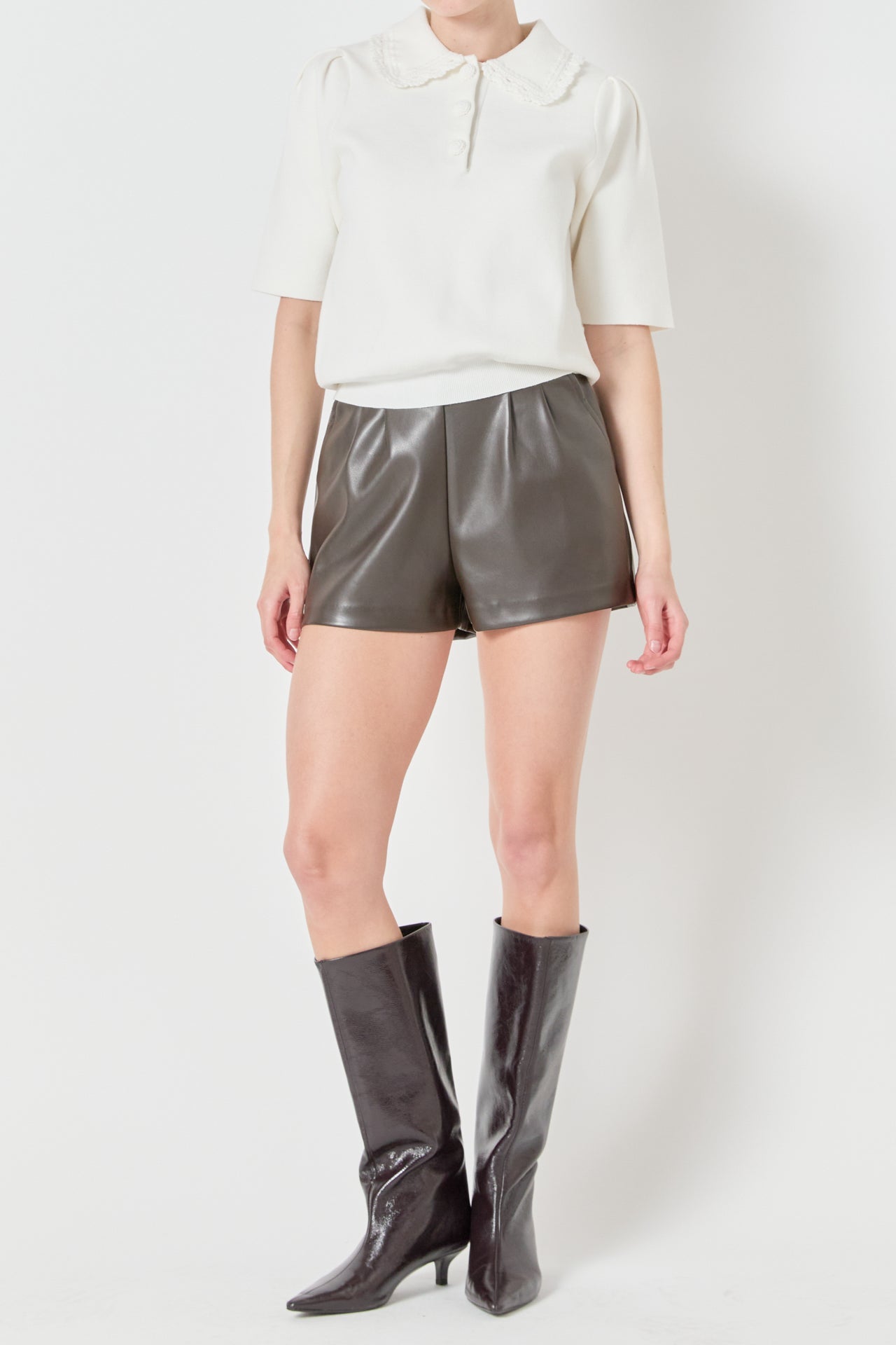 Scallop Collar Knit Top